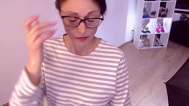 Snapshot of CaringSophie chatting on 26, 2, 2025 CaringSophie online show from 26, 2, 2025