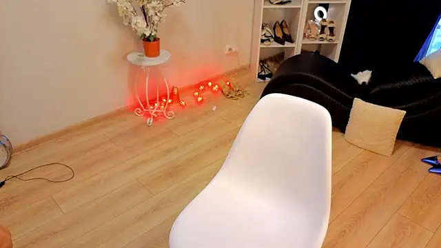 CaringSophie online show from 6, 3, 2026