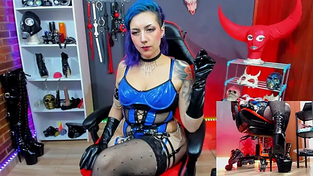 Snapshot of Mistress_Yelena chatting on 11, 6, 2026 Mistress Yelena online show from 11, 6, 2026