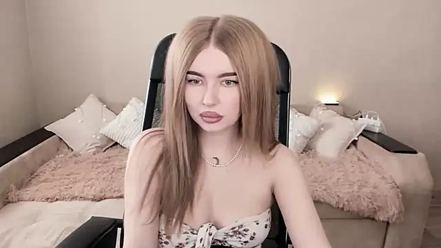 ViolettaLopez online show from 28, 2, 2025