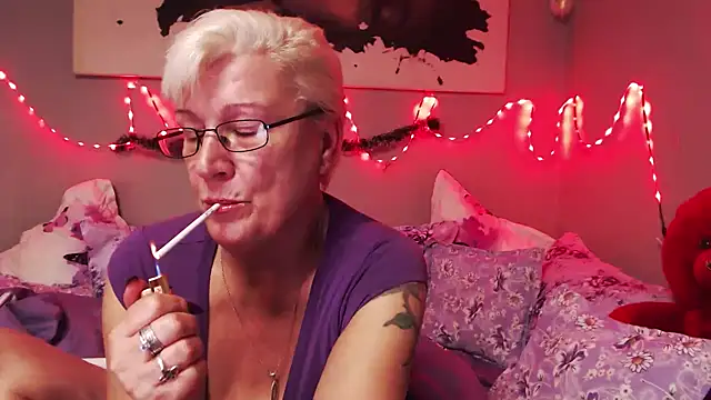 LaylaMilf online show from 4, 12, 2025