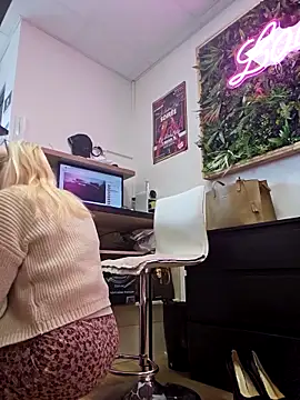 Snapshot of Nathotsexy1 chatting on 18, 2, 2025 Nathotsexy1 online show from 18, 2, 2025