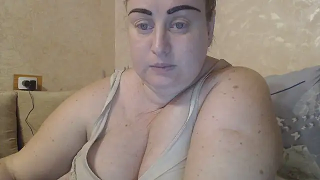 Snapshot of Amy_August chatting on 6, 2, 2025 Amy August online show from 6, 2, 2025