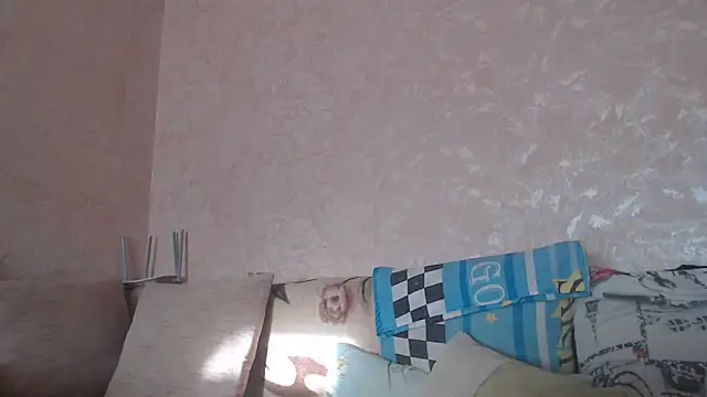 Snapshot of Amy_August chatting on 6, 3, 2025 Amy August online show from 6, 3, 2025