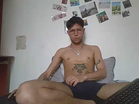 YourDirtyboy242 online show from 10, 11, 2025