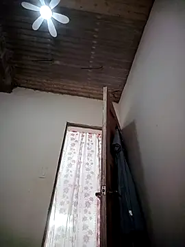 Snapshot of TropicalFlower chatting on 11, 4, 2026 TropicalFlower online show from 11, 4, 2026