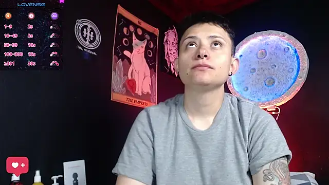 Snapshot of girl_intense444 chatting on 5, 7, 2026 girl intense444 online show from 5, 7, 2026
