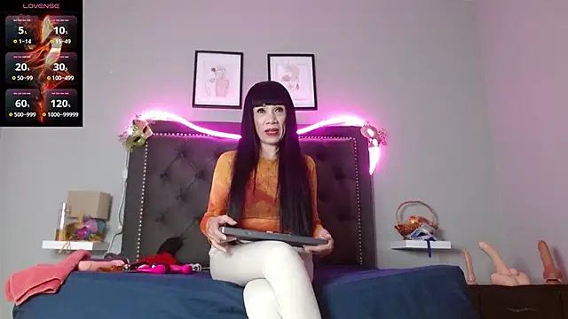 Snapshot of CharlotteLemke chatting on 13, 11, 2025 CharlotteLemke online show from 13, 11, 2025