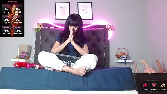 Snapshot of CharlotteLemke chatting on 14, 11, 2025 CharlotteLemke online show from 14, 11, 2025