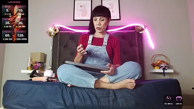 Snapshot of CharlotteLemke chatting on 27, 11, 2025 CharlotteLemke online show from 27, 11, 2025