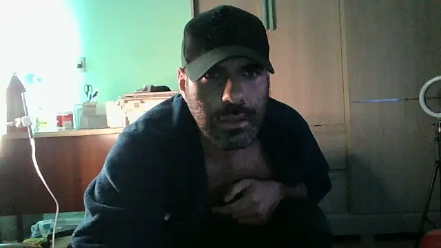 Snapshot of MILITARS chatting on 4, 7, 2026 MILITARS online show from 4, 7, 2026