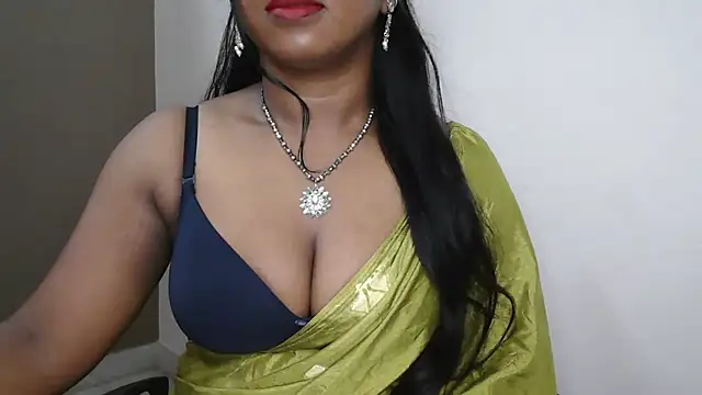 Snapshot of Dhiyapink chatting on 5, 12, 2025 Dhiyapink online show from 5, 12, 2025