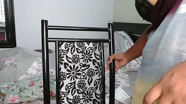 Snapshot of Dhiyapink chatting on 16, 12, 2025 Dhiyapink online show from 16, 12, 2025