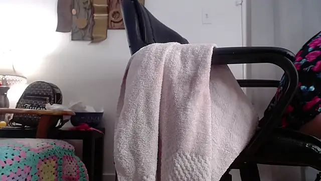 Snapshot of Candy-apple chatting on 24, 1, 2025 Candy-apple online show from 24, 1, 2025