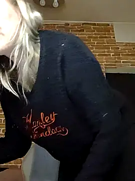 Snapshot of _Horny_milf_ chatting on 24, 2, 2025 Horny milf online show from 24, 2, 2025