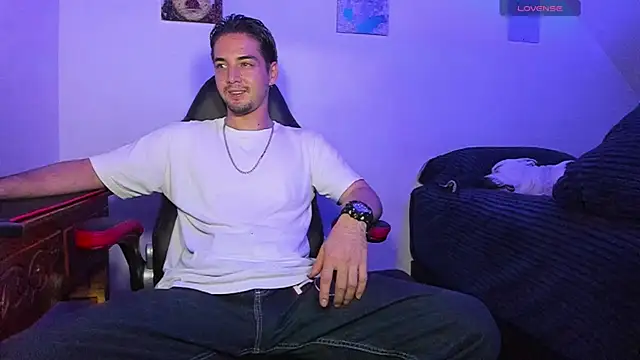 Alex smith00 online show from 13, 1, 2025