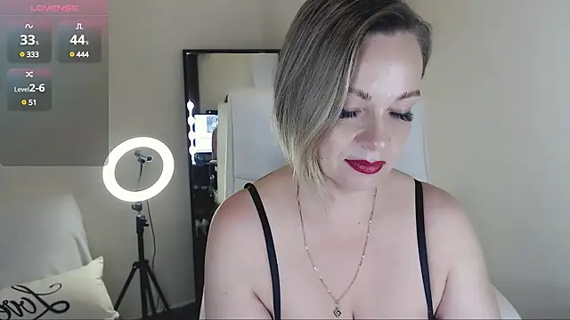 Tilly Eliot online show from 17, 2, 2025