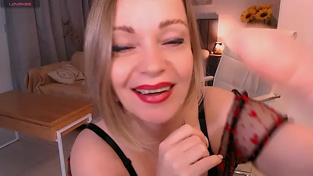 Snapshot of Tilly_Eliot chatting on 20, 7, 2026 Tilly Eliot online show from 20, 7, 2026