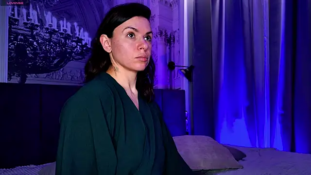 SofiaFoster  online show from 8, 1, 2025