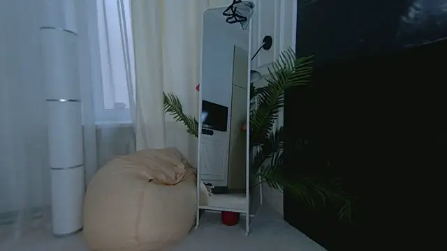 SofiaFoster  online show from 10, 10, 2025