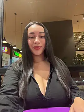 Snapshot of Roseechannel chatting on 17, 12, 2025 Roseechannel online show from 17, 12, 2025