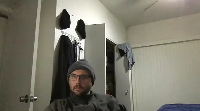 Snapshot of Fuzzyfuzbear chatting on 31, 1, 2025 Fuzzyfuzbear online show from 31, 1, 2025