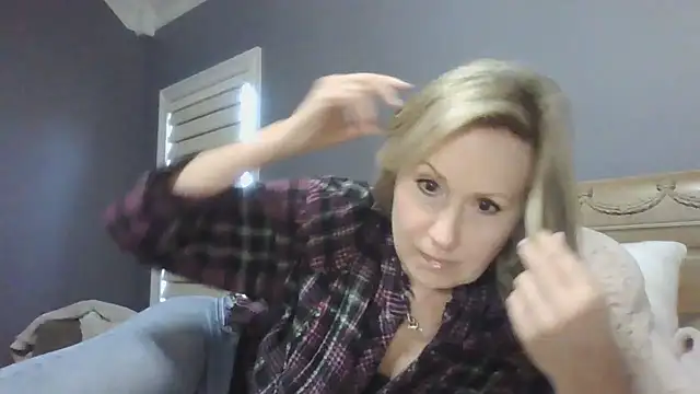 Lisaisluscious online show from 17, 2, 2025