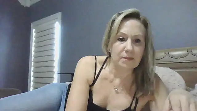 Lisaisluscious online show from 19, 2, 2025