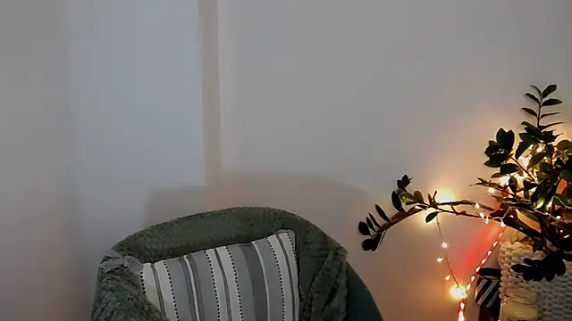 Xentthia online show from 13, 2, 2025