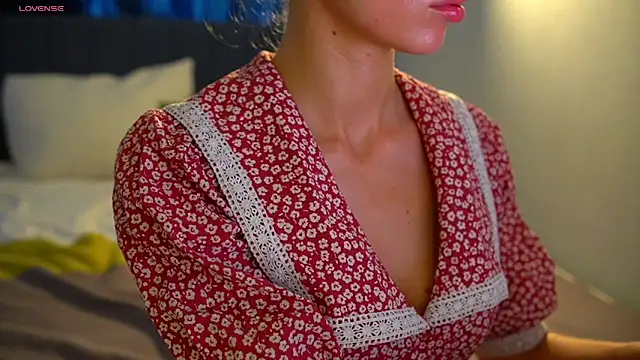 Danielle Thomas online show from 25, 4, 2026