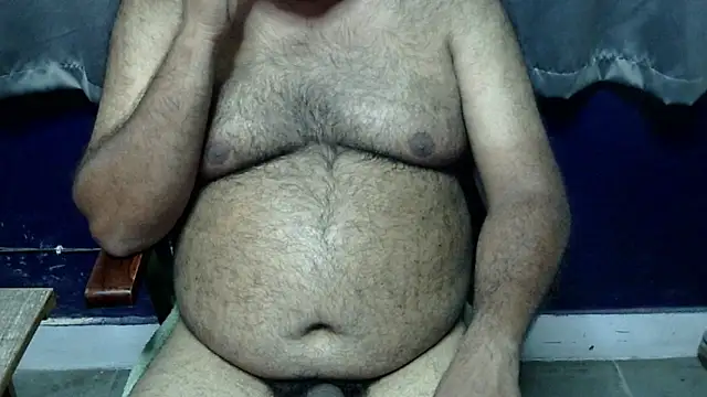 Snapshot of hairysubcub_70 chatting on 8, 5, 2026 hairysubcub 70 online show from 8, 5, 2026