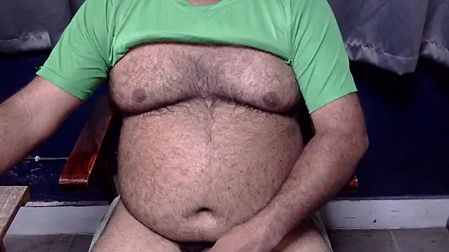 Snapshot of hairysubcub_70 chatting on 10, 7, 2026 hairysubcub 70 online show from 10, 7, 2026