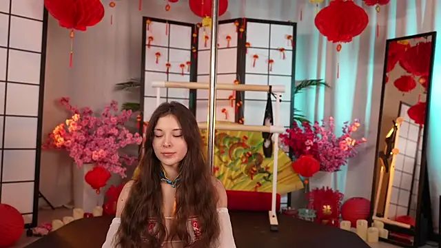 Snapshot of KittyCaitlin chatting on 13, 2, 2025 KittyCaitlin online show from 13, 2, 2025