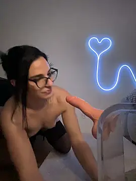 OIivia online show from 20, 2, 2025