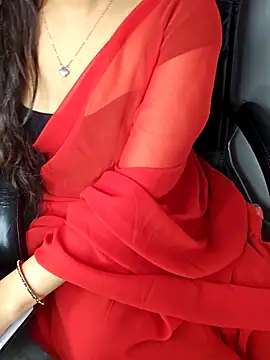Snapshot of aliyaah_singh chatting on 8, 5, 2026 aliyaah singh online show from 8, 5, 2026