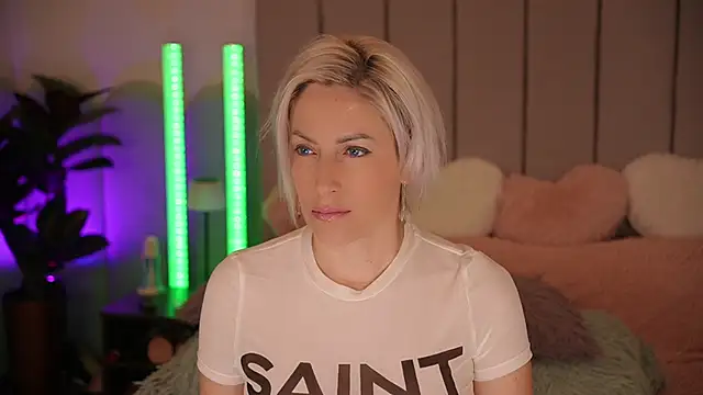 Snapshot of VickySecret96 chatting on 26, 3, 2026 VickySecret96 online show from 26, 3, 2026