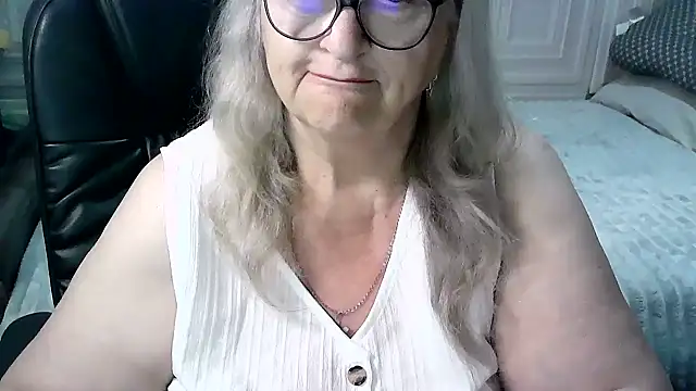 Snapshot of LolkaAlyss chatting on 9, 5, 2026 LolkaAlyss online show from 9, 5, 2026