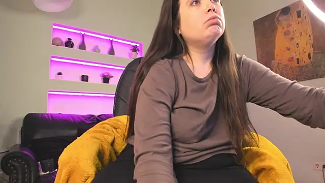 BattyMoll online show from 9, 2, 2025