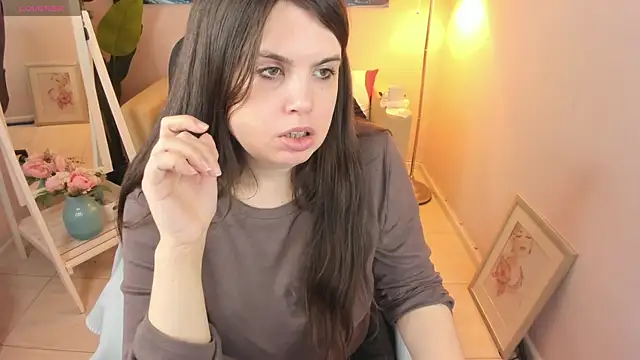 BattyMoll online show from 9, 3, 2025