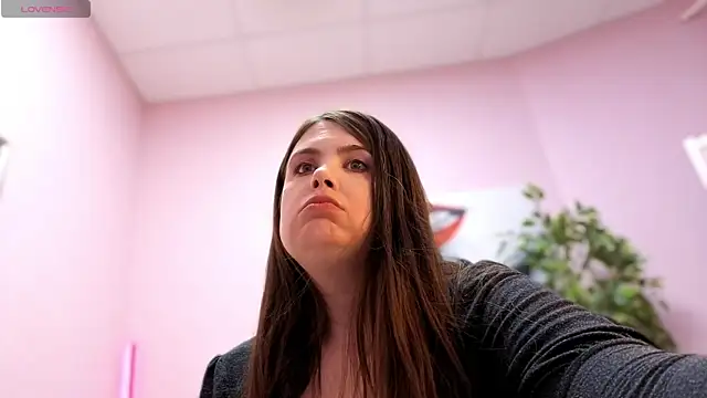 BattyMoll online show from 10, 4, 2026