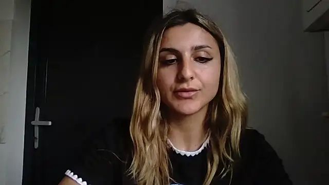 Snapshot of NicolePlay chatting on 3, 6, 2026 NicolePlay online show from 3, 6, 2026