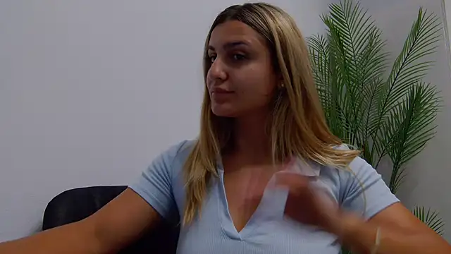 Snapshot of NicolePlay chatting on 2, 7, 2026 NicolePlay online show from 2, 7, 2026