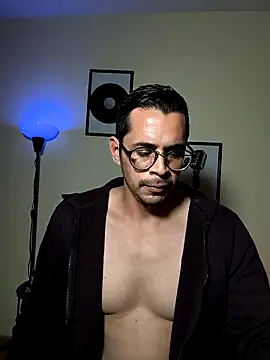 Snapshot of towers_j chatting on 11, 9, 2025 towers j online show from 11, 9, 2025