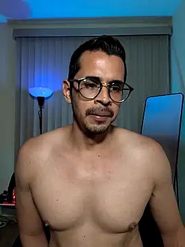 Snapshot of towers_j chatting on 13, 9, 2025 towers j online show from 13, 9, 2025