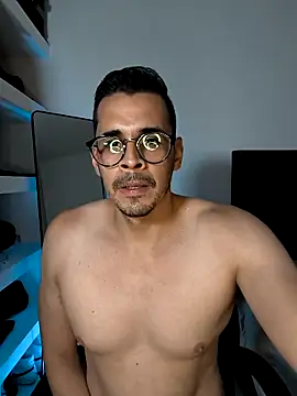 Snapshot of towers_j chatting on 27, 9, 2025 towers j online show from 27, 9, 2025