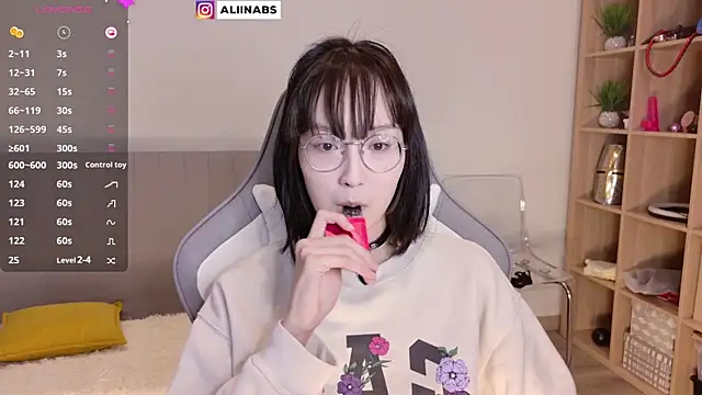 aliiiiiina online show from 6, 2, 2025