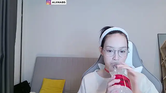 aliiiiiina online show from 17, 2, 2025