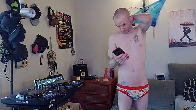 Snapshot of pyrowuff chatting on 6, 7, 2026 pyrowuff online show from 6, 7, 2026