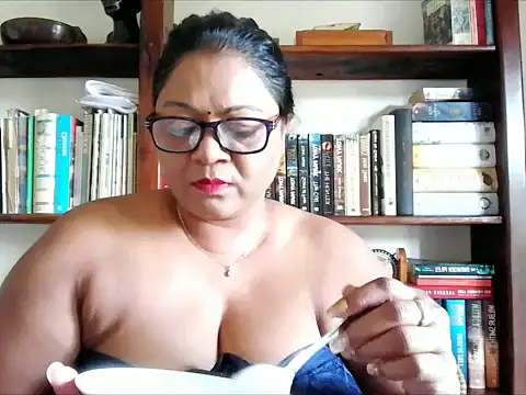 Snapshot of IndianDelia chatting on 10, 9, 2025 IndianDelia online show from 10, 9, 2025