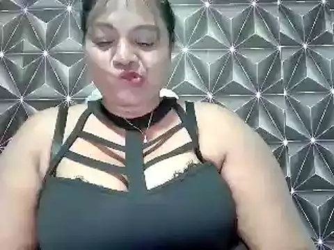 Snapshot of IndianDelia chatting on 1, 11, 2025 IndianDelia online show from 1, 11, 2025